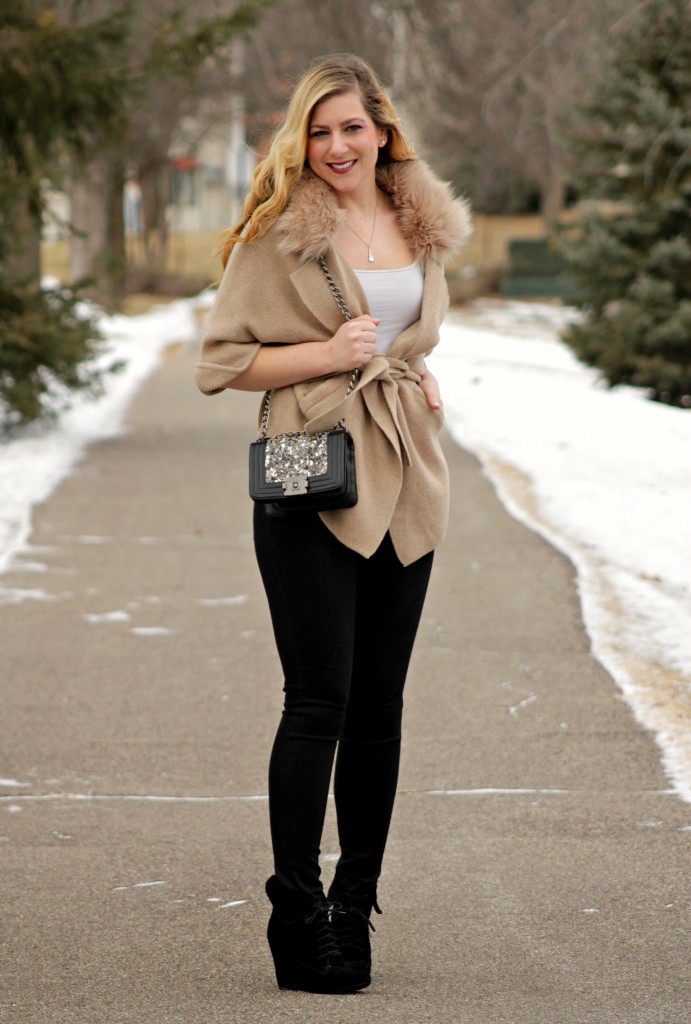 faux fur collar cardigan, corssbody bag, black jeans & wedges