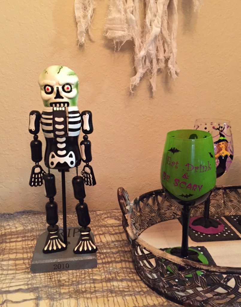 Skeleton and glasses